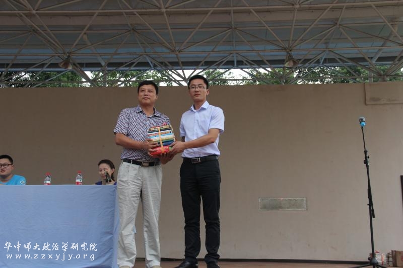 7月10日政治学研究院“知行”暑期实践团队2.JPG 7月10日政治学研究院“知行”暑期实践团队2.JPG